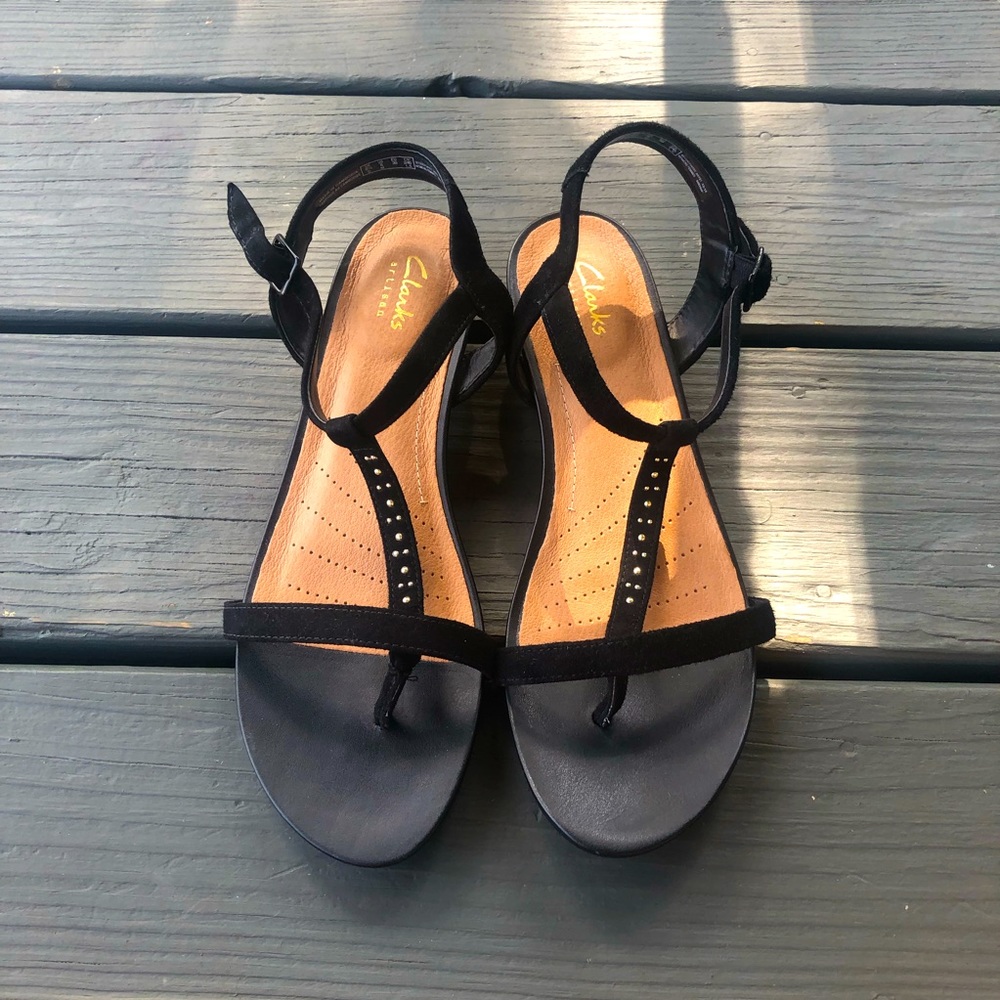 Women’s Size 8 Clark’s Artisan 1 inch Heel!